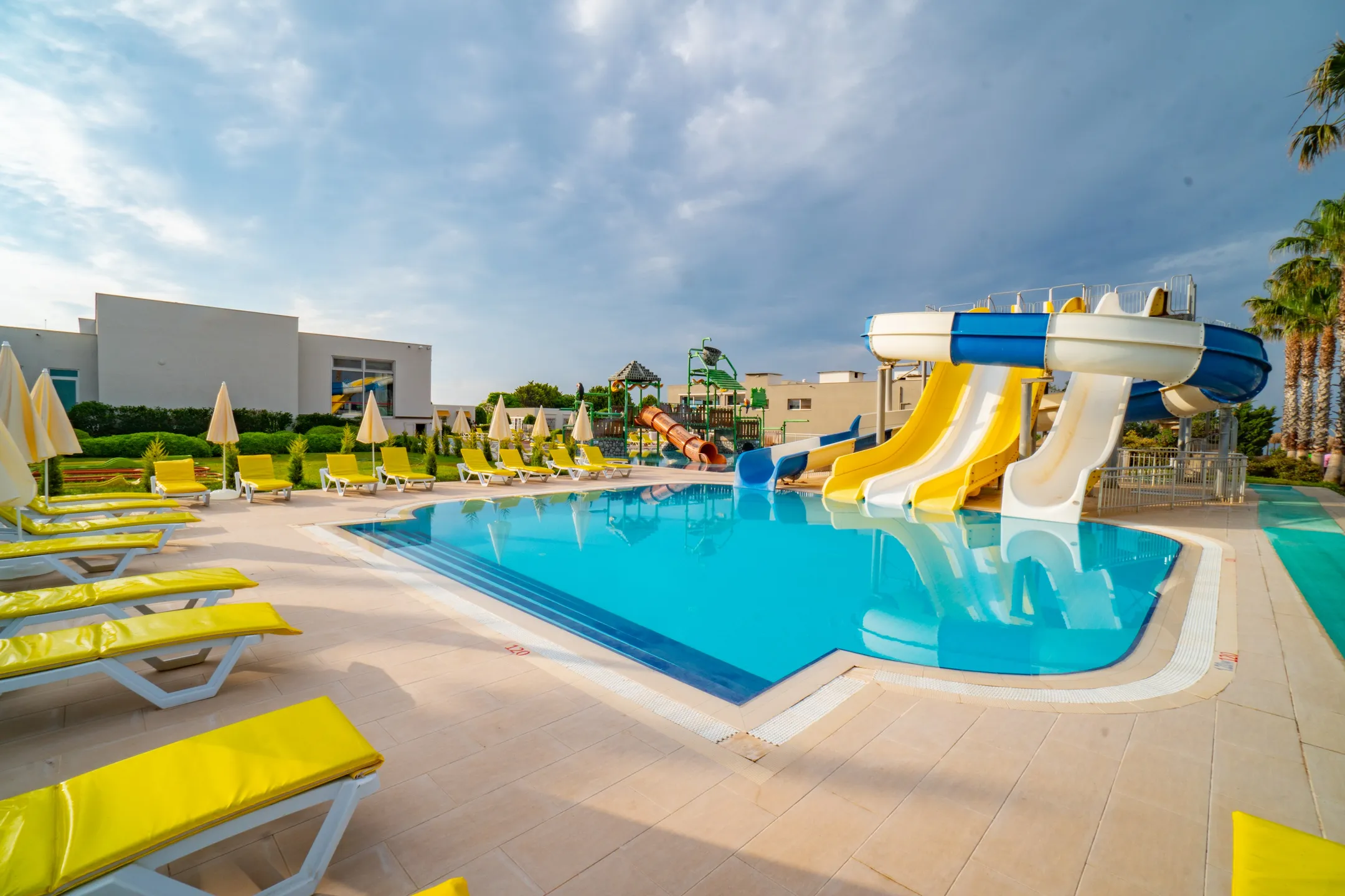 KARYA FAMİLY RESORT