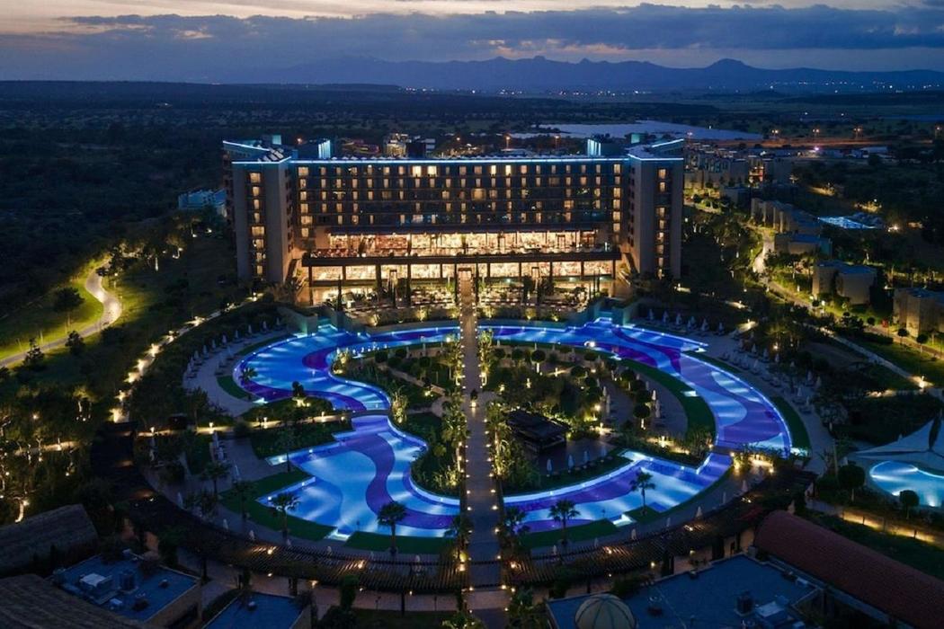 CONCORDE LUXURY HOTEL