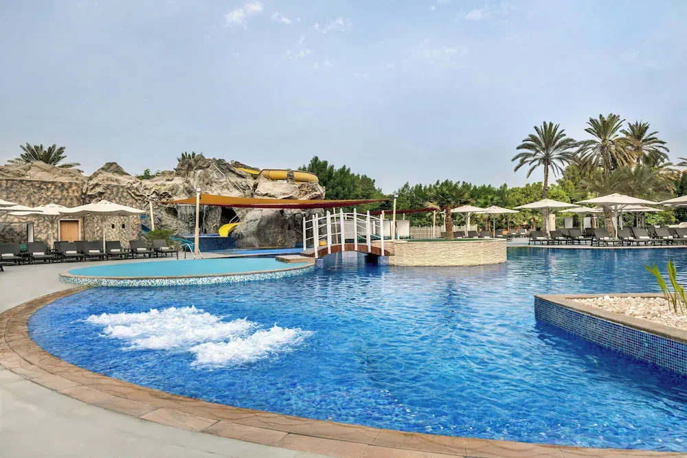 Al Habtoor Grand Resort, Autograph Collection