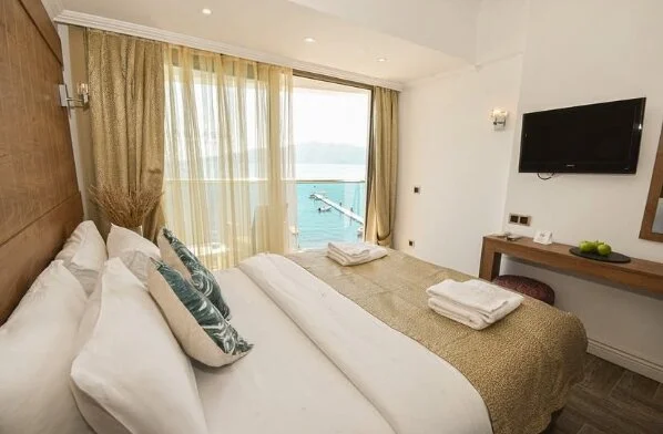 AURASİA BEACH