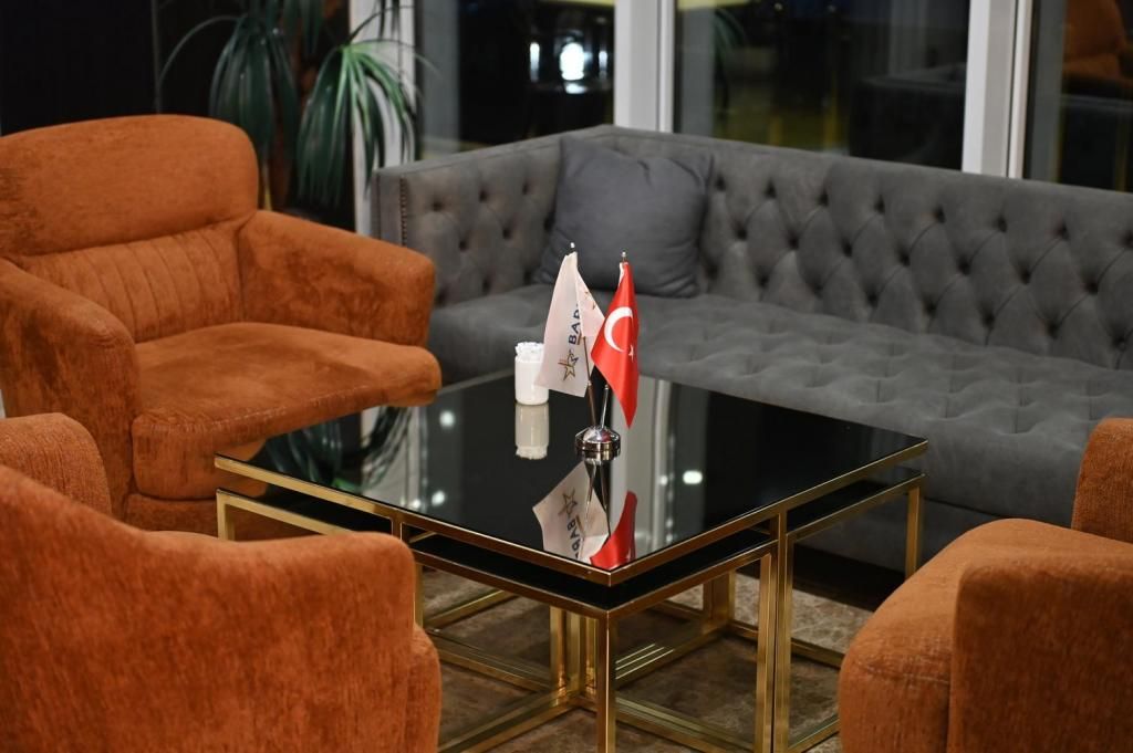 BARDEN HOTEL