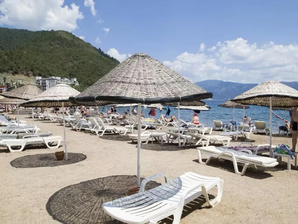 Fortuna Beach Hotel