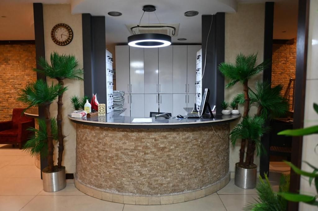 BARDEN HOTEL