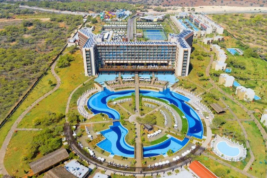 CONCORDE LUXURY HOTEL