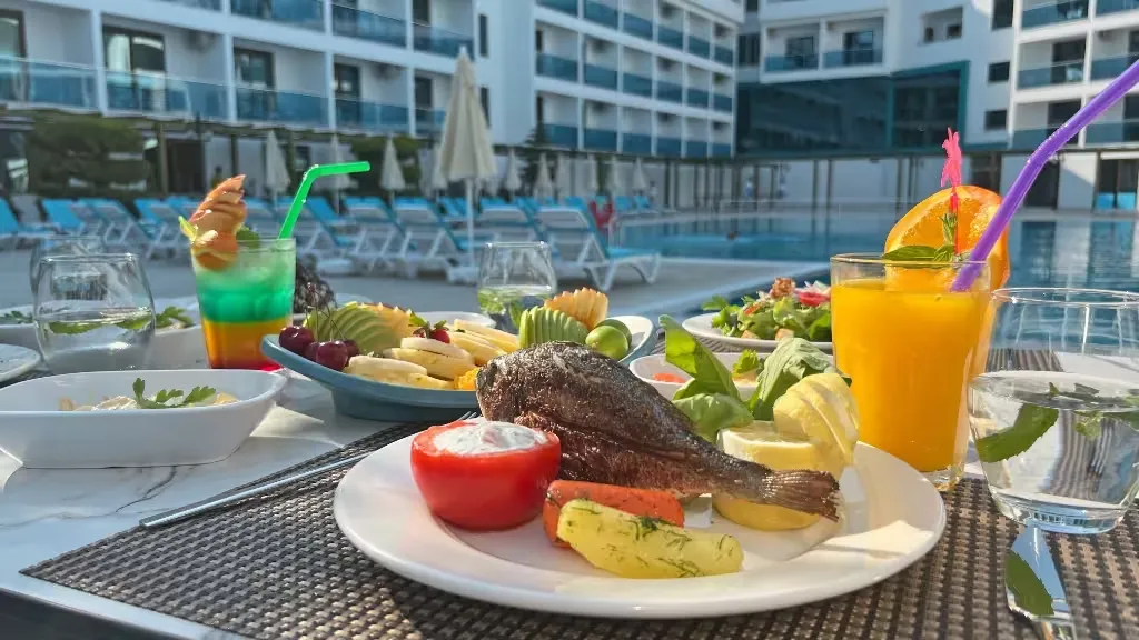 RİZOM BEACH HOTEL