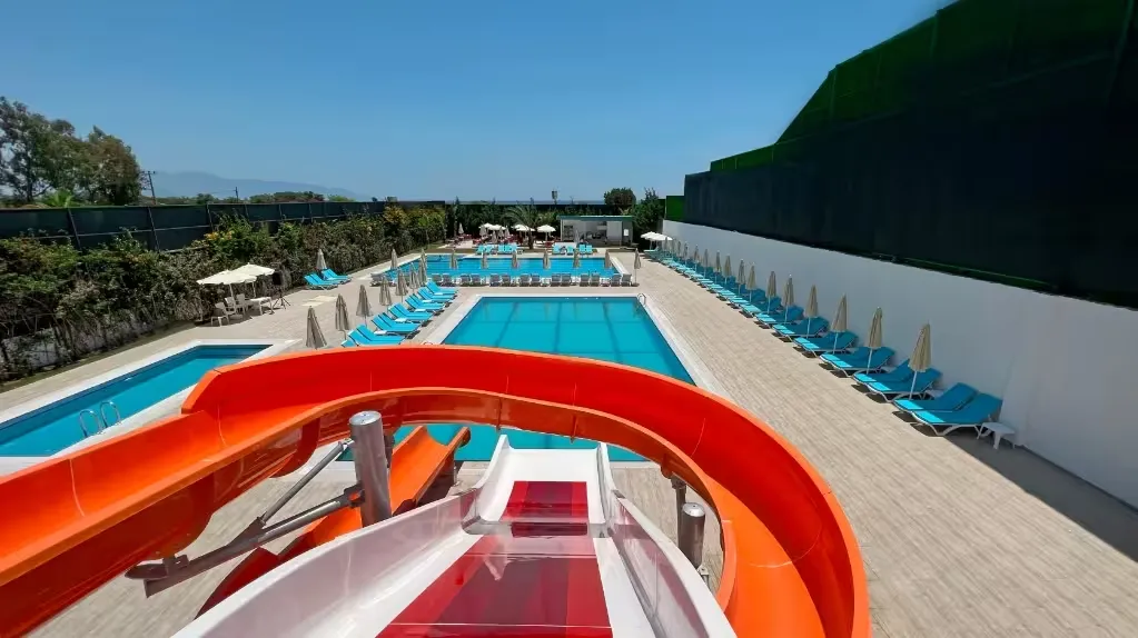 RİZOM BEACH HOTEL