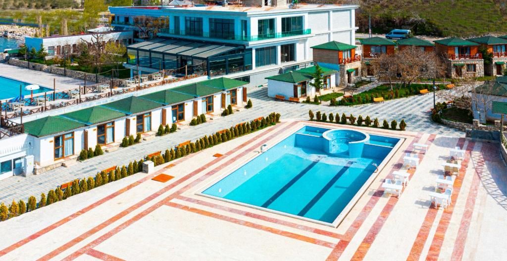 DEDEMAN VAN RESORT